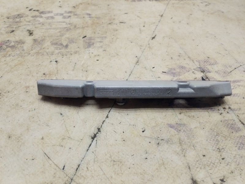 Крепление бампера переднее левое Mercedes-Benz E-Class W211 A2228850021 контрактная