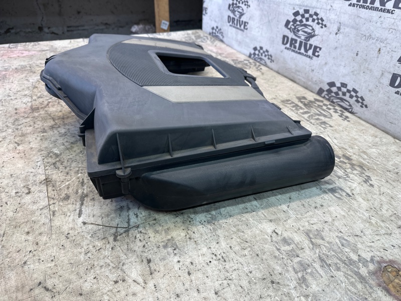 Корпус воздушного фильтра E-Class W211