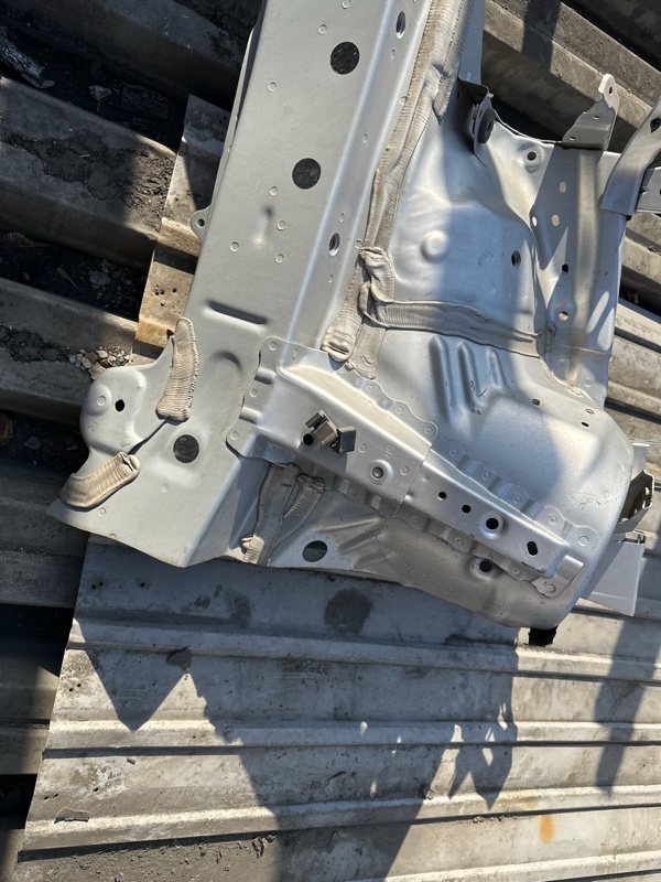 Лонжерон передний правый PRIUS ZVW30