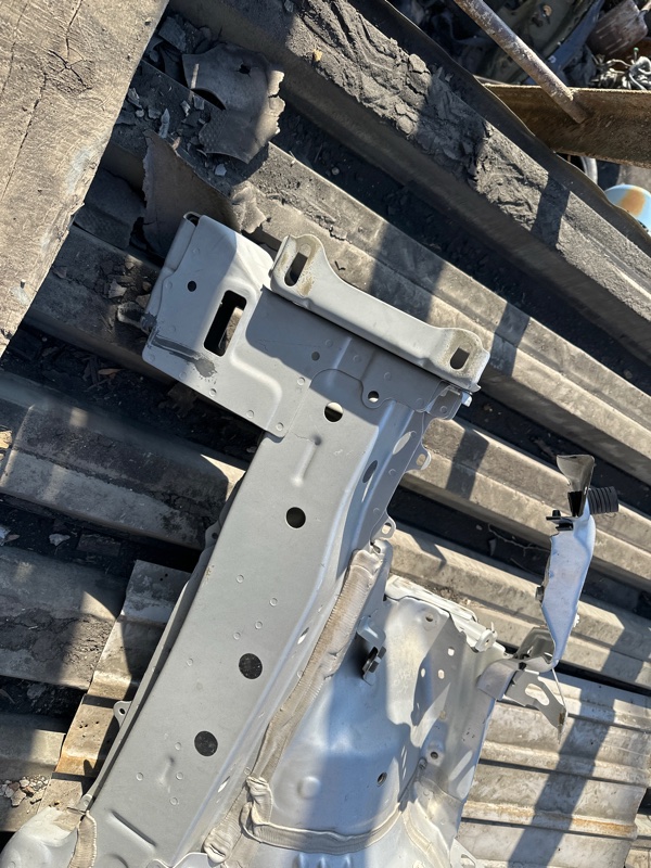 Лонжерон передний правый PRIUS ZVW30