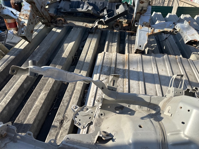 Лонжерон передний правый PRIUS ZVW30