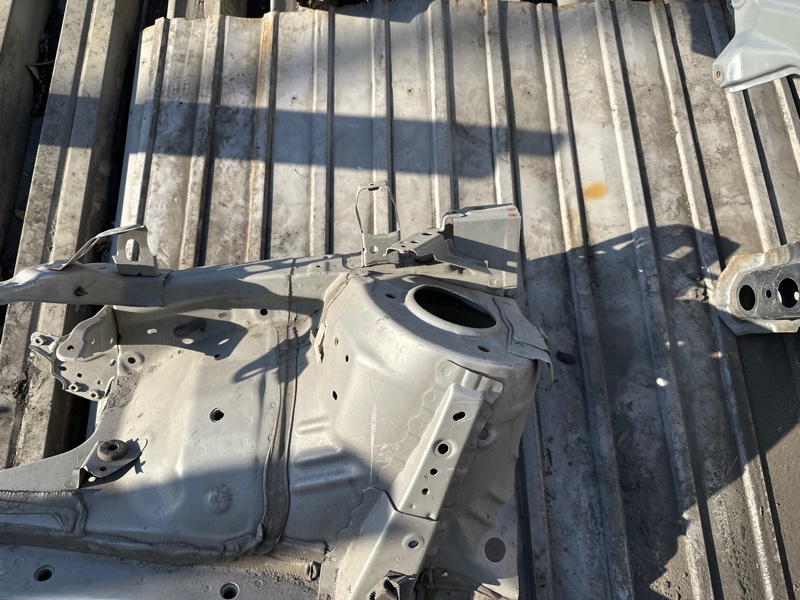 Лонжерон передний правый PRIUS ZVW30