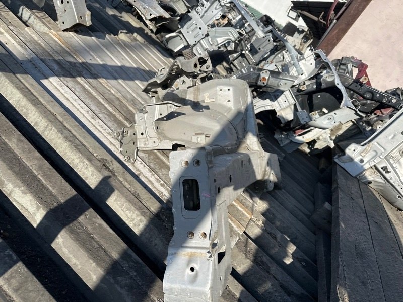 Лонжерон передний правый PRIUS ZVW30