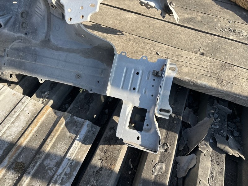 Лонжерон передний правый PRIUS ZVW30