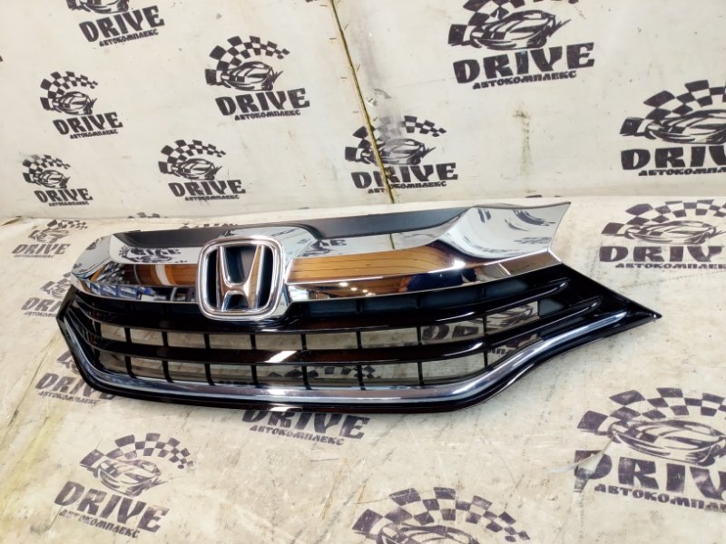 Решетка радиатора передняя Shuttle GP7