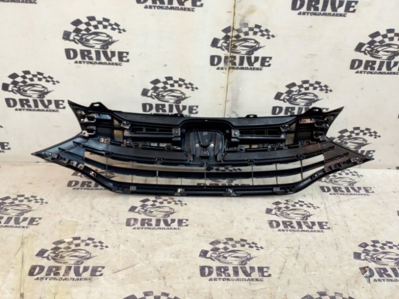 Решетка радиатора передняя Shuttle GP7