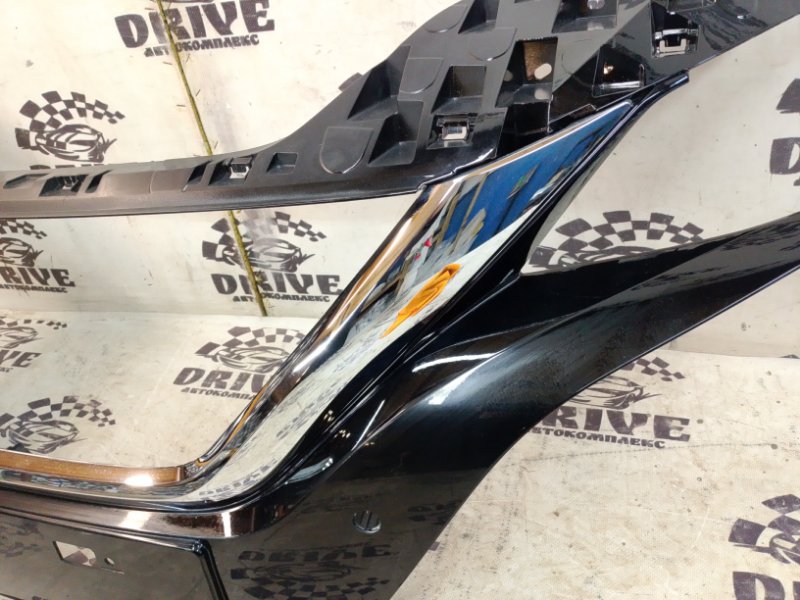 Решетка радиатора передняя Nissan LEAF ZE1