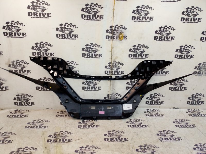 Решетка радиатора передняя LEAF ZE1