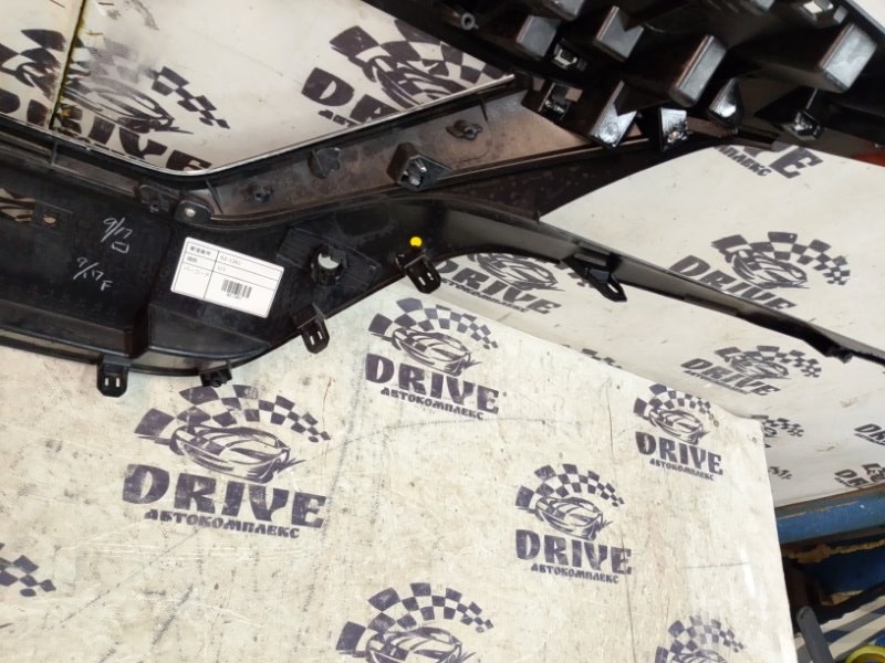 Решетка радиатора передняя LEAF ZE1