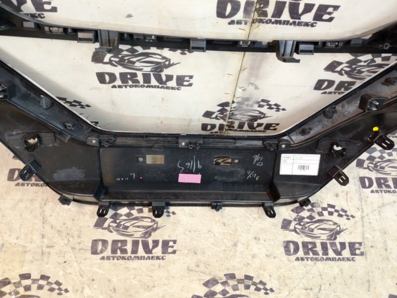 Решетка радиатора передняя LEAF ZE1