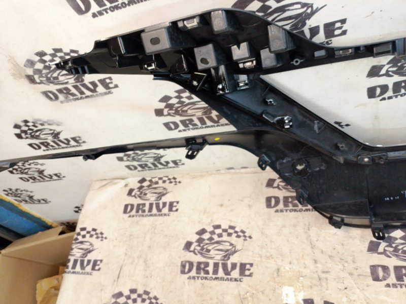 Решетка радиатора передняя LEAF ZE1