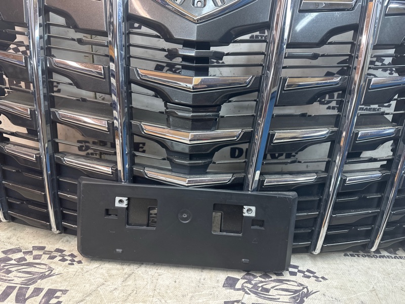 Решетка радиатора передняя ALPHARD AGH30