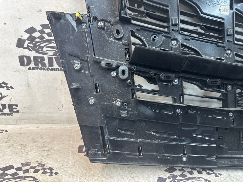Решетка радиатора передняя ALPHARD AGH30