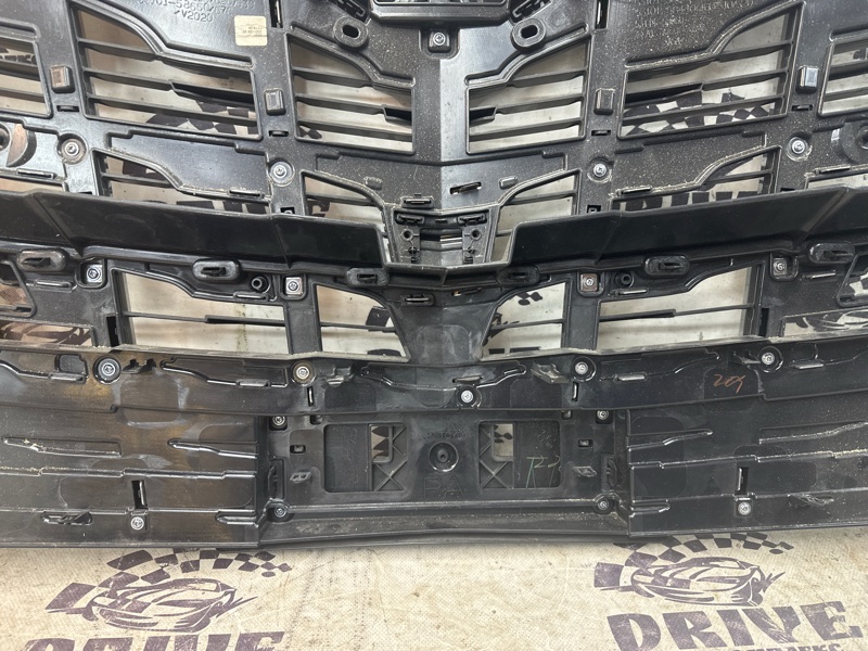 Решетка радиатора передняя ALPHARD AGH30