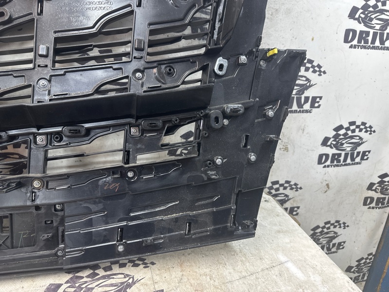 Решетка радиатора передняя ALPHARD AGH30