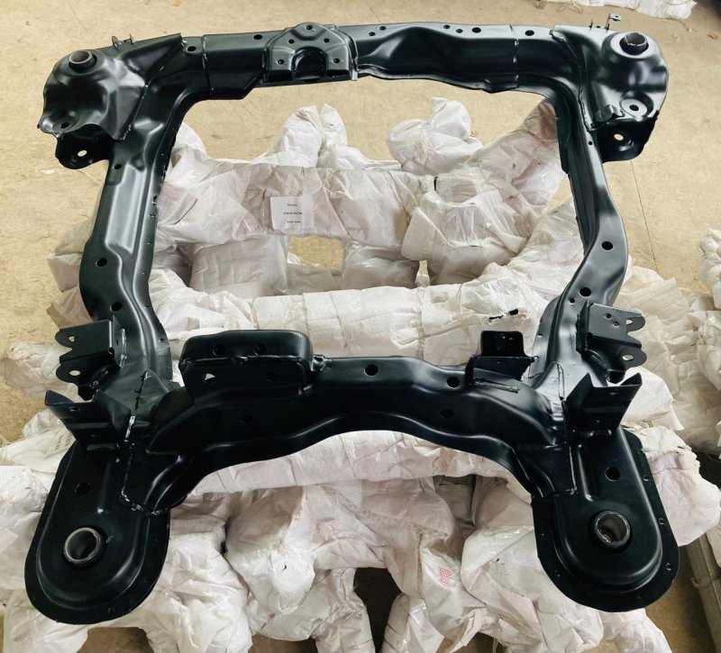 Подрамник передний KIA Sportage 624052E500 новая