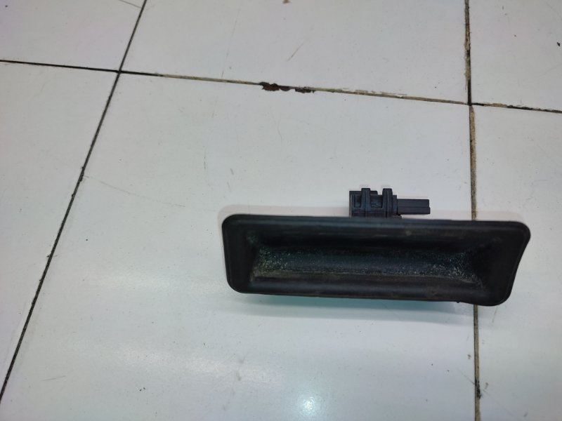 Кнопка открывания багажника BMW X5 e70 51247118158 Б/У