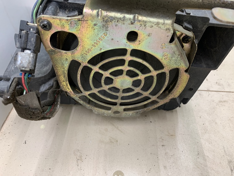 Сабвуфер штатный Hummer H2