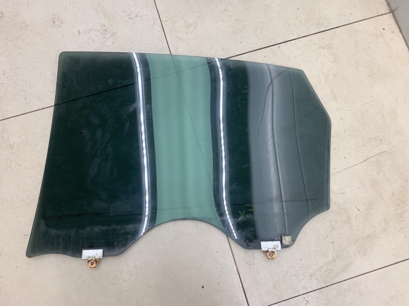Стекло боковое заднее правое fx35 2003 S50 3500см