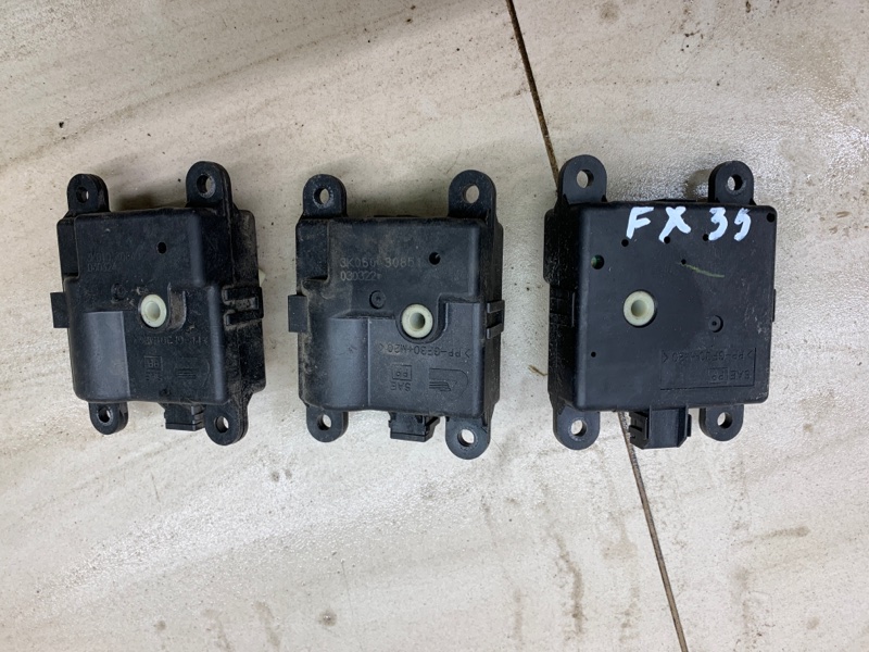 Моторчик заслонки печки infiniti fx35 2003 S50 3500см 3k01030840 Б/У