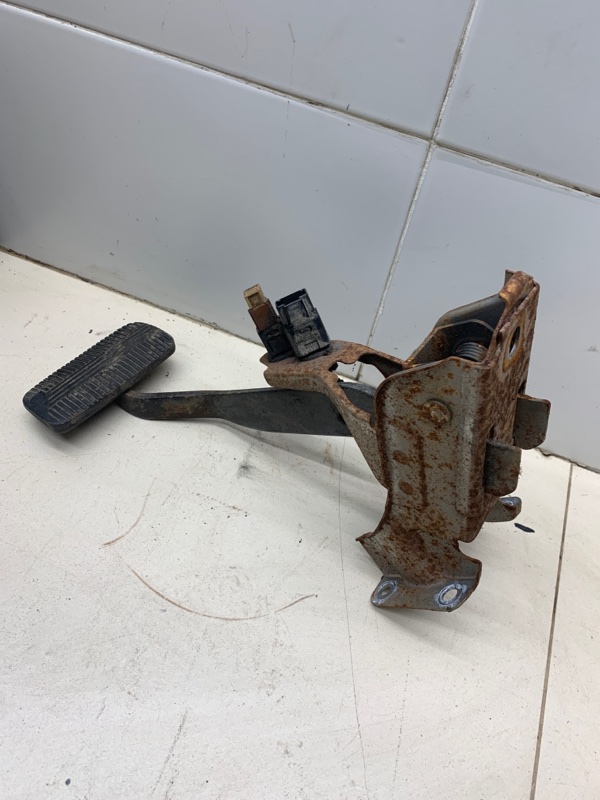 Педаль тормоза infiniti fx35 S50 3500см