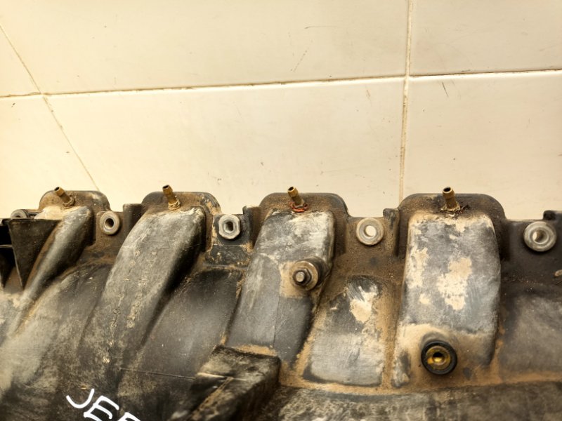 Впускной коллектор Jeep Grand Cherokee WJ EVA 4.7 бензин