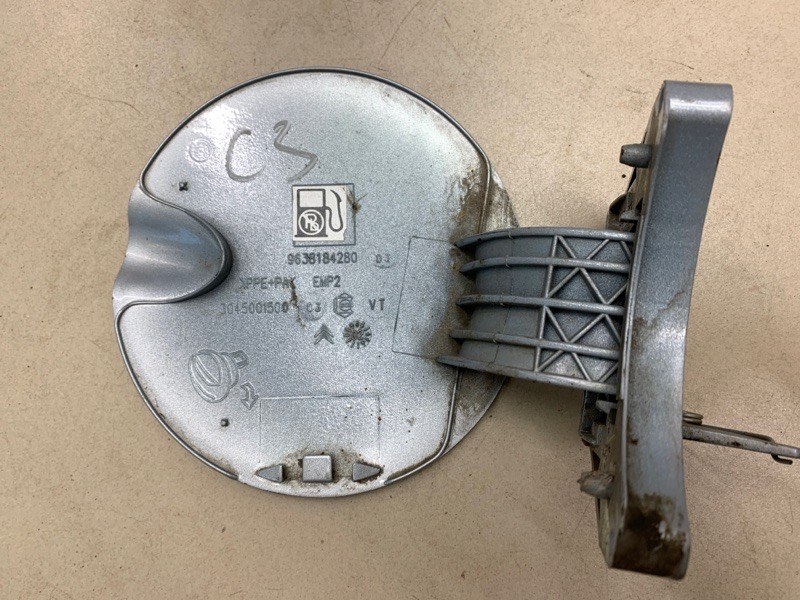 Лючок бензобака Citroen c3 psa kvf 10fsf 1.4 73л.с.