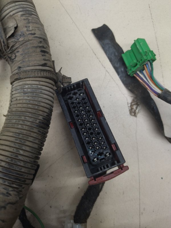 Проводка подкапотная V40 2000 Универсал 1.9 B4204T Проводка подкапотная V40 2000 Универсал 1.9 B4204T