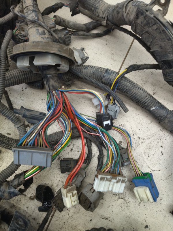 Проводка подкапотная V40 2000 Универсал 1.9 B4204T Проводка подкапотная V40 2000 Универсал 1.9 B4204T