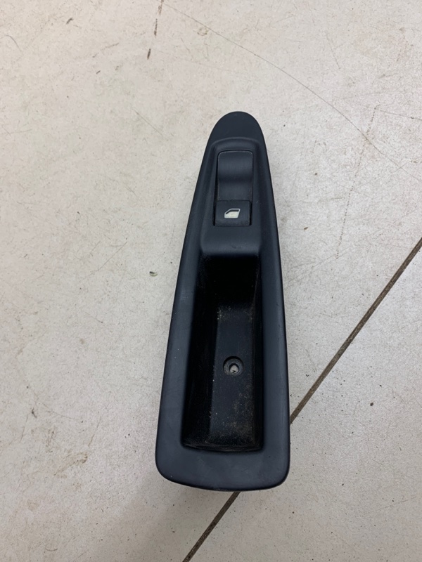 Кнопка стеклоподъемника задняя левая Citroen C4 2005 5dr хэтчбек 2.0i 16v 138 9650912777 Б/У