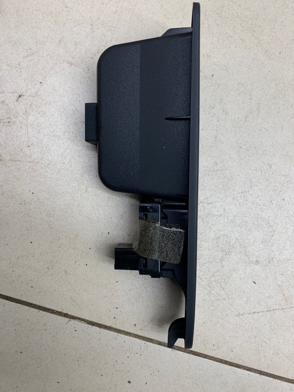 Кнопка стеклоподъемника задняя левая Citroen C4 5dr хэтчбек 2.0i 16v 138
