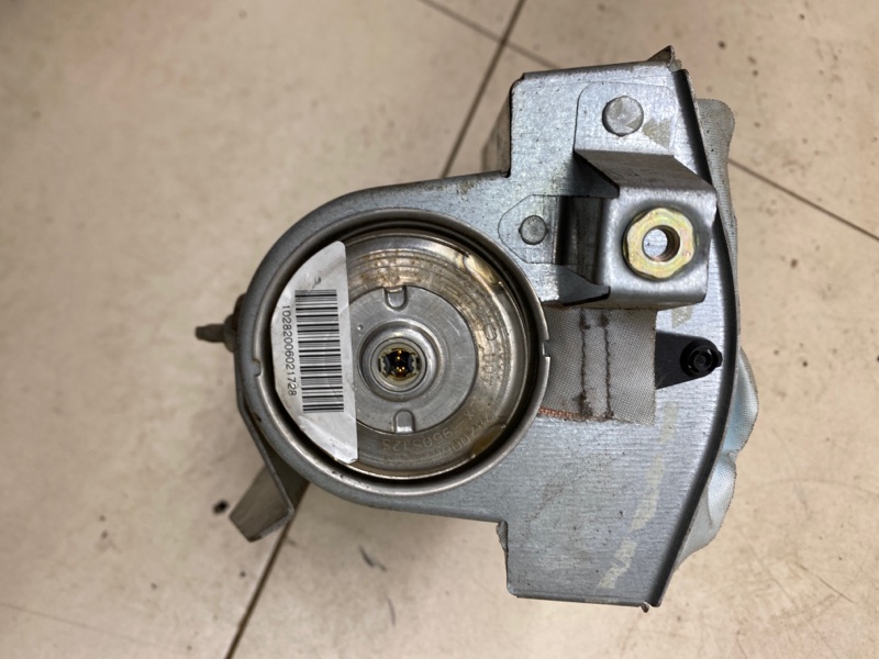 Подушка безопасности в торпедо V40 2000 Универсал 1.9 B4204T