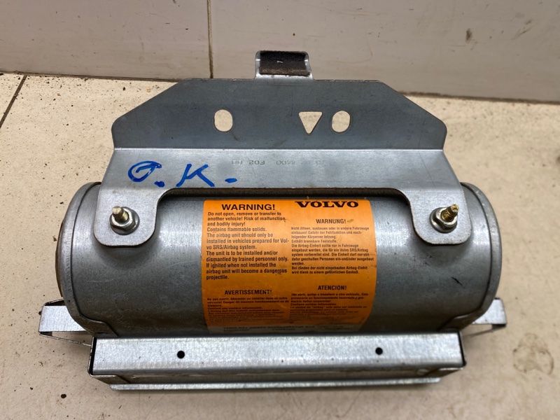 Подушка безопасности в торпедо V40 2000 Универсал 1.9 B4204T