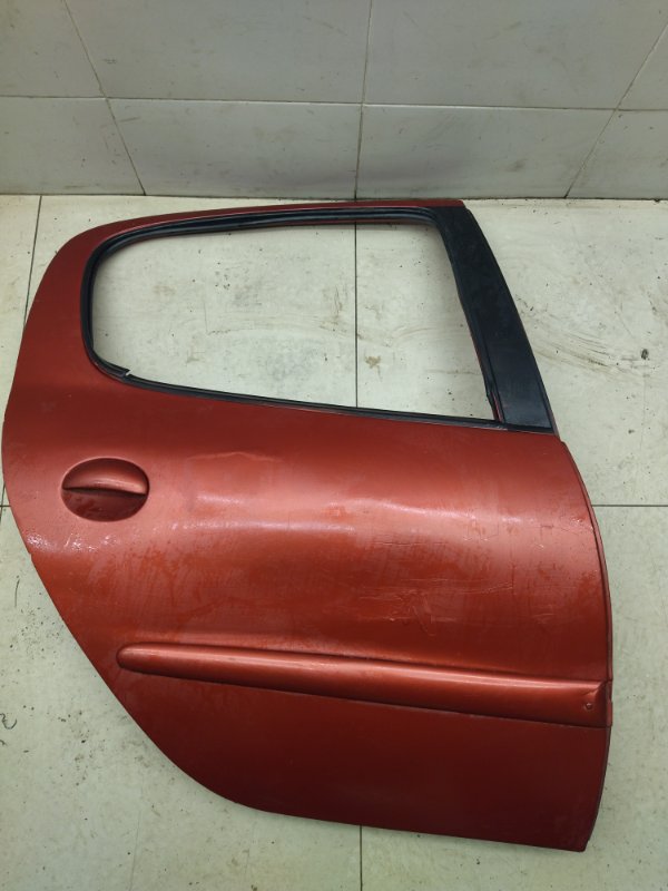 Дверь задняя правая Peugeot 206 1998 5dr хейтчбек kfx 10fs 1360см 75лс Б/У