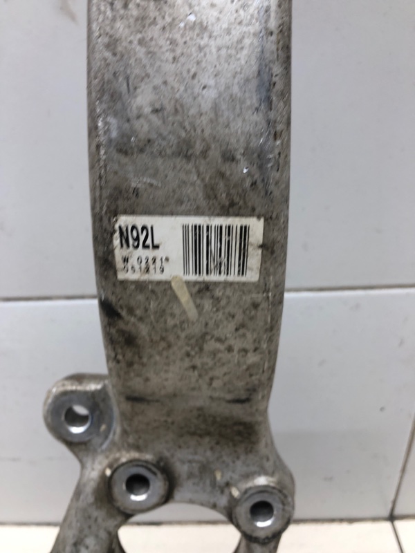 Кулак поворотный передний левый GS350 2007 E20 2GR