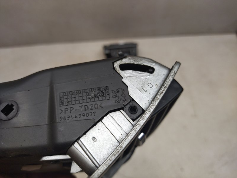Дефлектор воздуховод торпедо 307 2002 5dr хэтчбек PSA NFU *10FX2F 1587cm