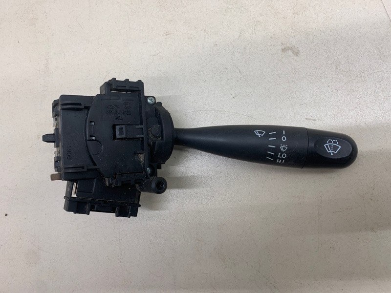 Запчасть подрулевой переключатель передний правый Vortex Estina 2010 A21 SQR481F 1597cm3 119лс a213774130 Б/У Подрулевой переключатель передний правый Vortex Estina 2010 A21 SQR481F 1597cm3 119лс a213774130 Б/У