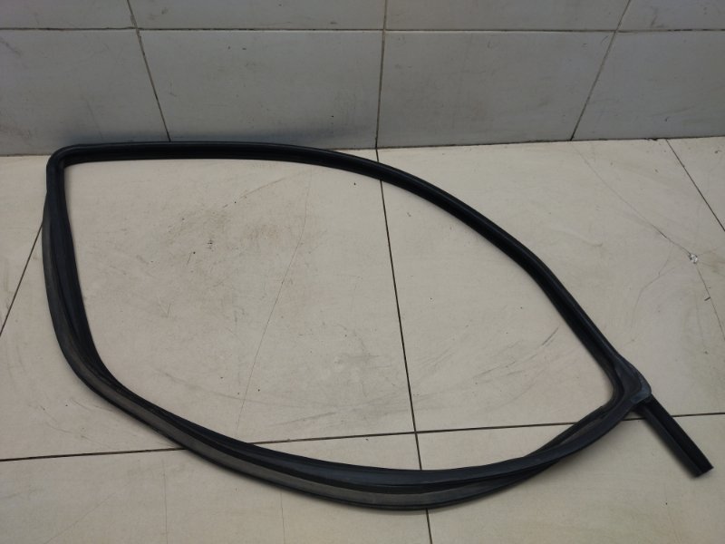 Запчасть уплотнитель стекла передний левый Fiat Doblo 2008 1300см diesel 75лс Б/У Уплотнитель стекла передний левый Fiat Doblo 2008 1300см diesel 75лс Б/У