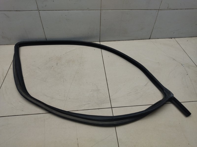 Уплотнитель стекла передний левый Doblo 2008 1300см diesel 75лс Уплотнитель стекла передний левый Doblo 2008 1300см diesel 75лс