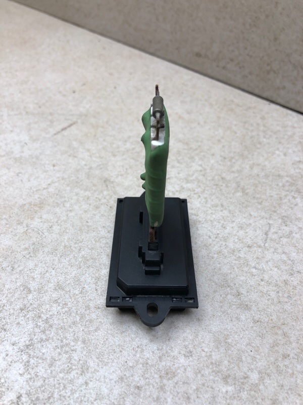 Резистор печки indiS s18d 2012 S18D sqr473f 1297см 84лс Резистор печки indiS s18d 2012 S18D sqr473f 1297см 84лс