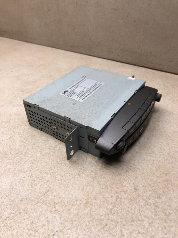 Магнитола indiS s18d 2012 S18D sqr473f 1297см 84лс