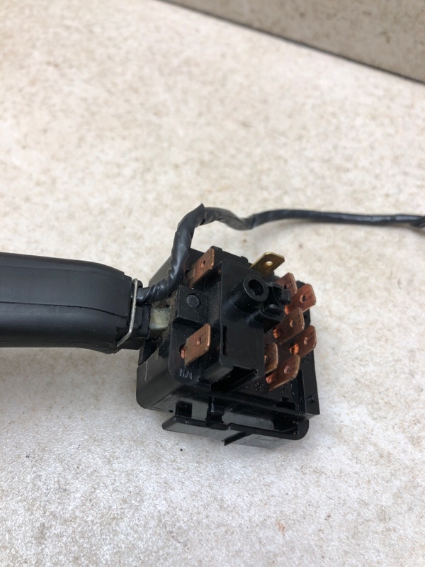 Переключатель подрулевой правый KALINA 2007 ВАЗ-11194 хэтчбек 11194 1390 см 89 лс