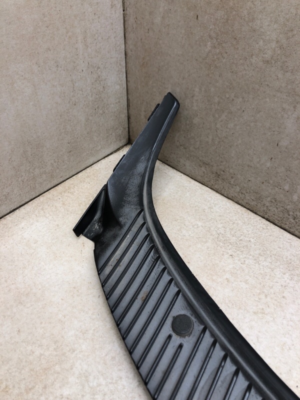 Решетка дворников жабо KALINA 2007 ВАЗ-11194 хэтчбек 11194 1390 см 89 лс