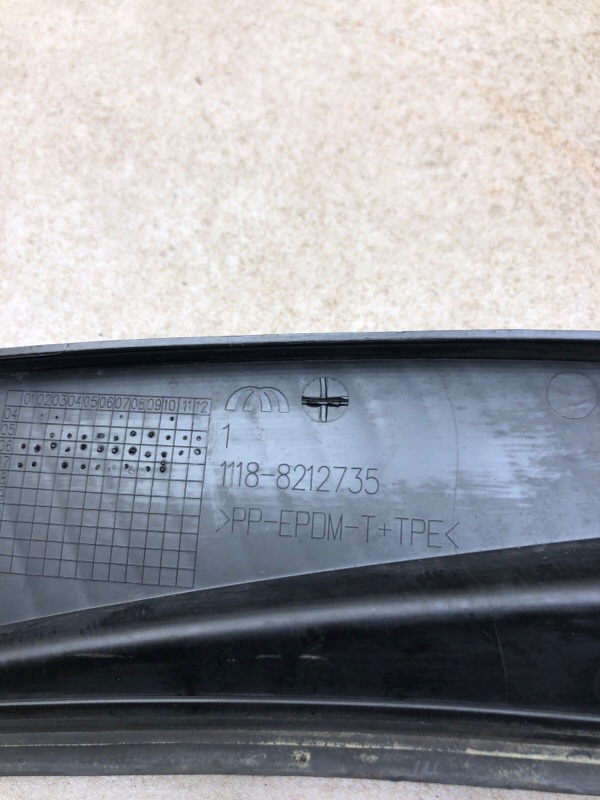 Решетка дворников жабо KALINA 2007 ВАЗ-11194 хэтчбек 11194 1390 см 89 лс