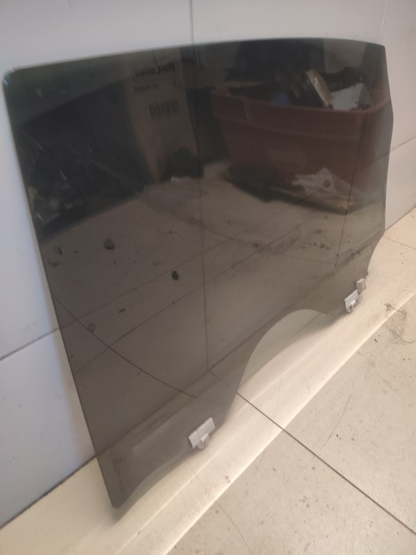 Стекло двери заднее правое fx35 2003