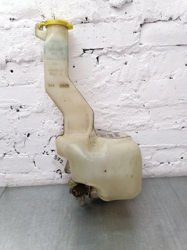 Бачок омывателя Caravan 3 2000 3 edz 2 Бачок омывателя Caravan 3 2000 3 edz 2