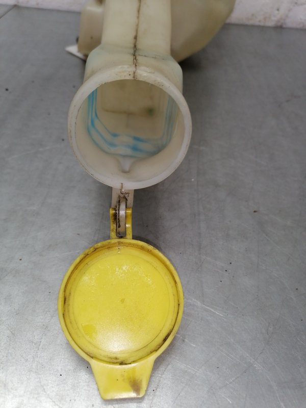 Бачок омывателя Caravan 3 2000 3 edz 2 Бачок омывателя Caravan 3 2000 3 edz 2