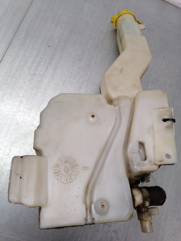 Бачок омывателя Caravan 3 2000 3 edz 2 Бачок омывателя Caravan 3 2000 3 edz 2