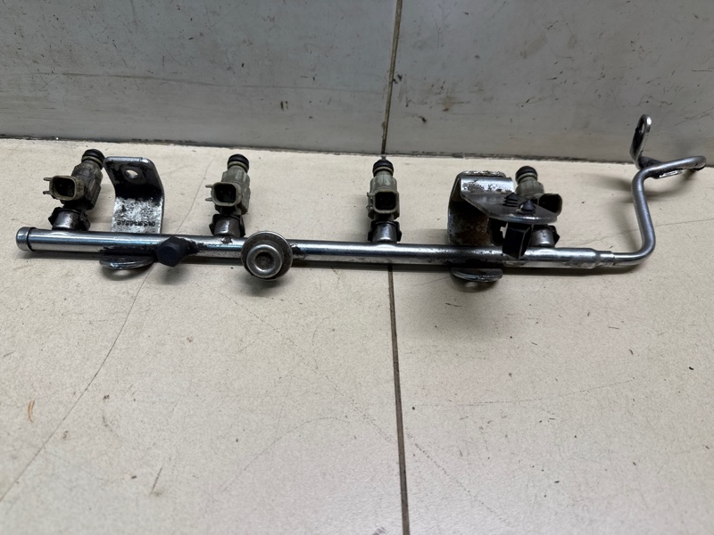 Топливная рампа с форсунками Stratus 2000 JR EDZ 2429cm 150лс