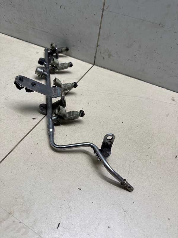 Топливная рампа с форсунками Dodge Stratus JR EDZ 2429cm 150лс